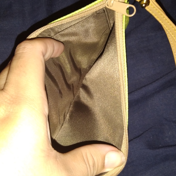 Dooney & Bourke Gretta Green wristlet - Picture 2 of 3